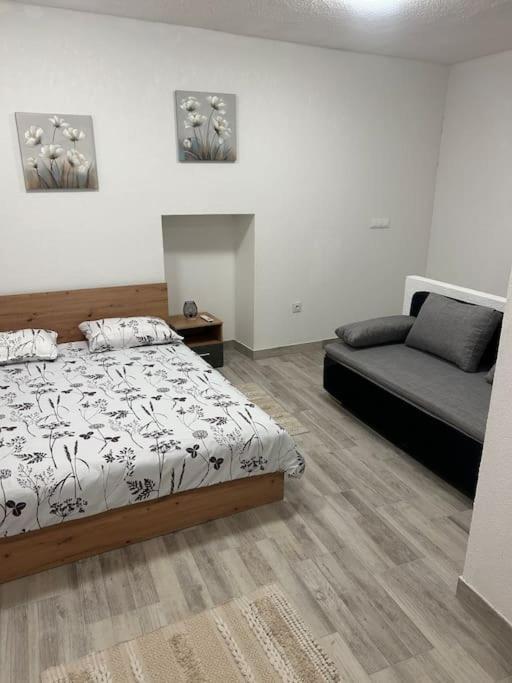 Kaštela Apartman Kastel מראה חיצוני תמונה